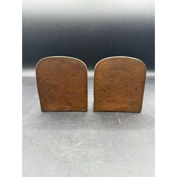 Vintage Village Blacksmith Shop 2 Bookends Cast Metal Embossed Stable - Picture 4 of 9